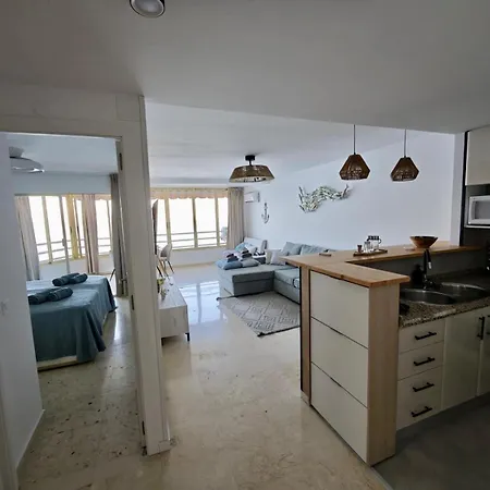 Full Sea View شقة *